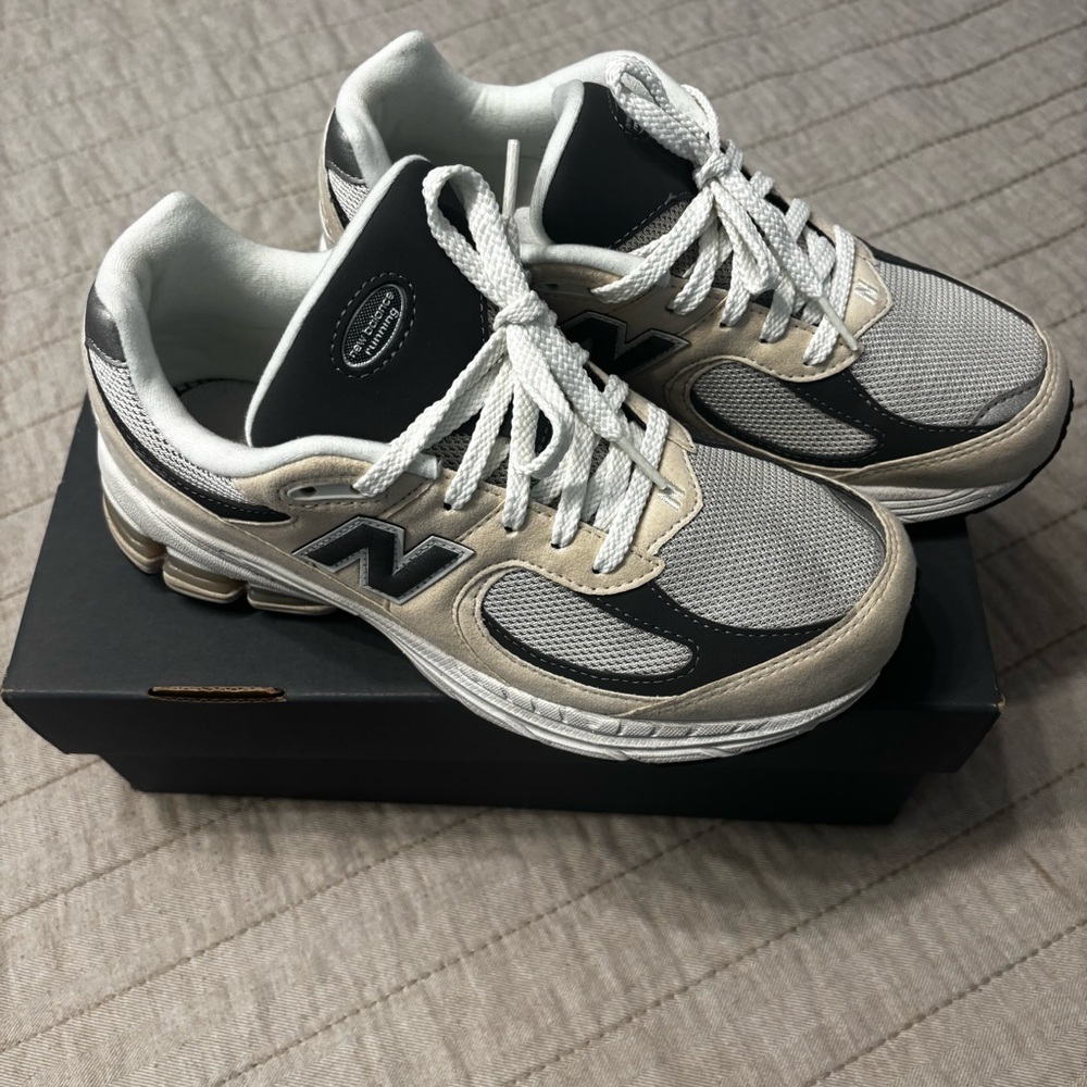 New Balance Gray and Tan Athletic Shoes. Size 6.5 boys.